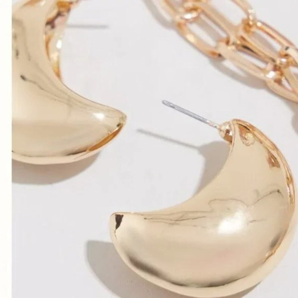 NWT PrettyLittleThing Gold Curved Drop Earrings Chunky Push Back Earrings Gold - Picture 8 of 15
